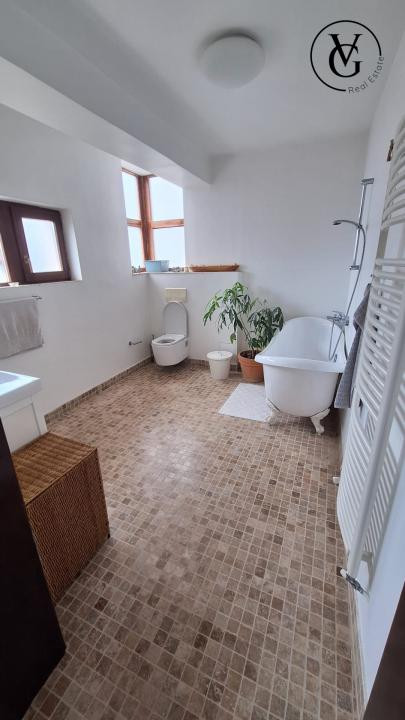 Vila individuala P+2 Pipera | 7 camere | Teren 500 mp | Garaj dublu