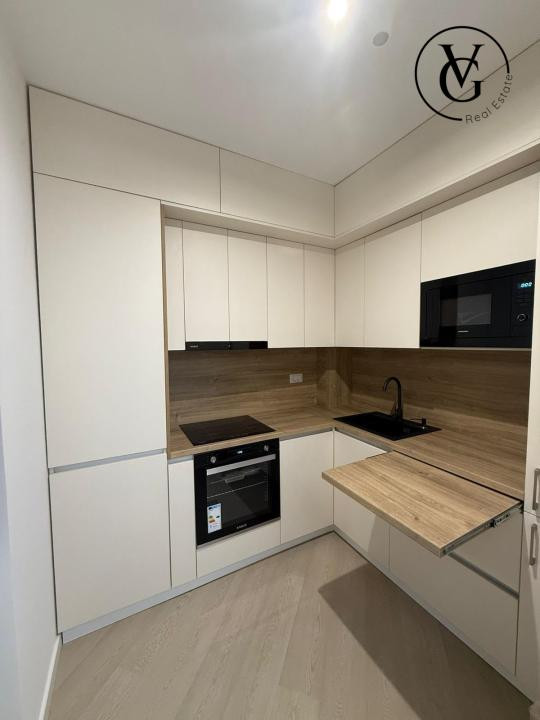Studio dublu elegant de închiriat | Cortina North | Vedere deschisă