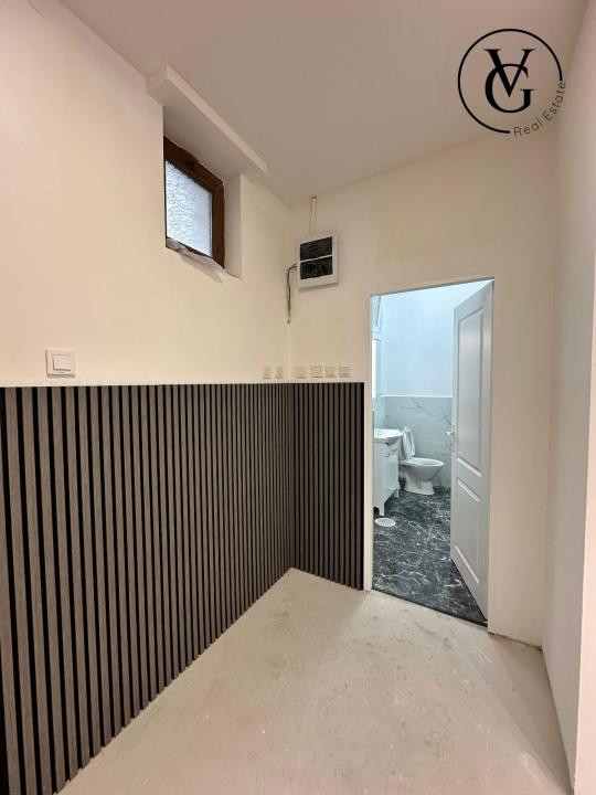 Spatiu comercial modern cu vad pietonal - Centru - KM 0