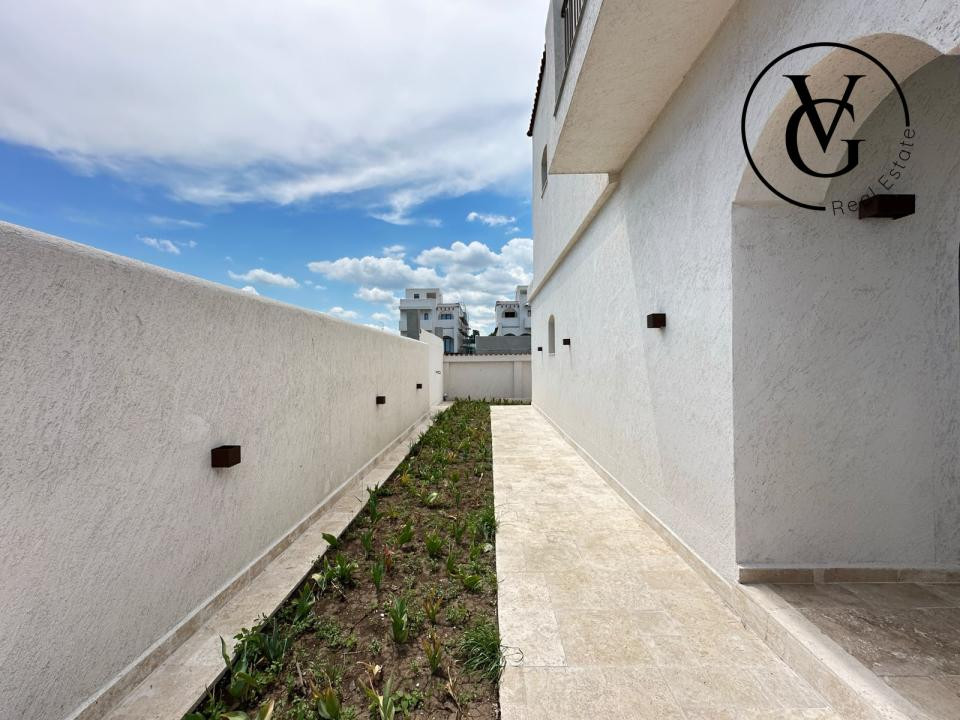Vila moderna - tip P+1+M - vedere catre lac 