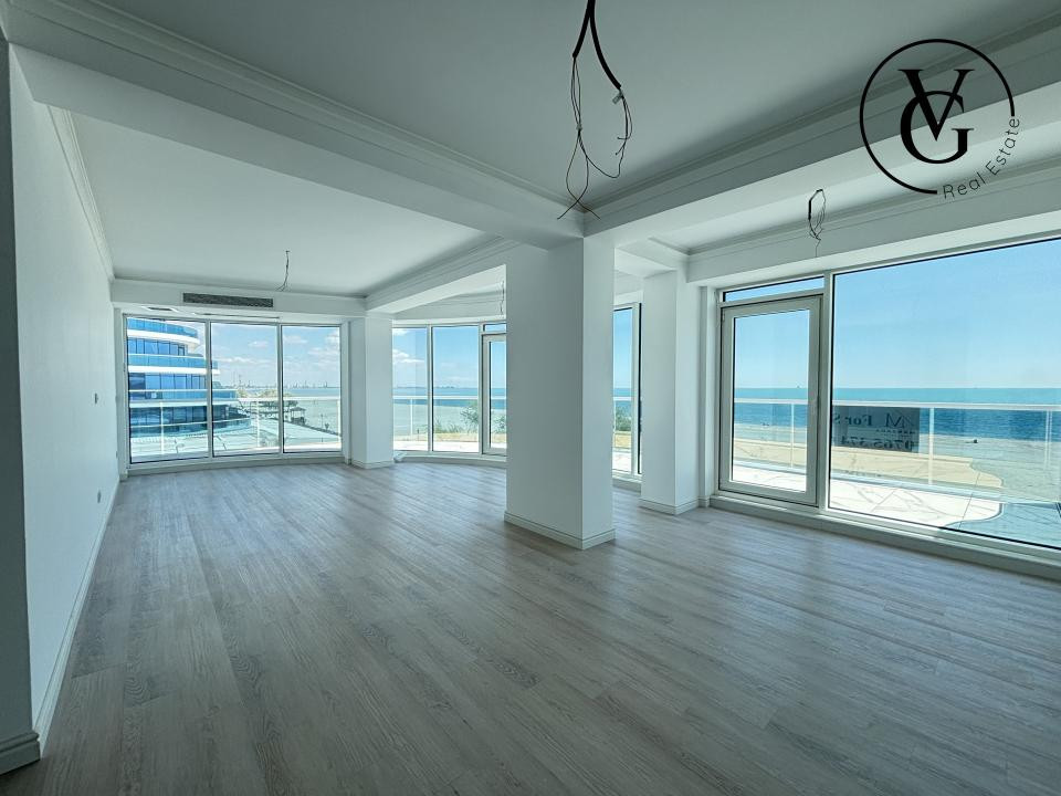 Apartament 3 camere - vedere frontala la mare | White Titanic | Mamaia Nord