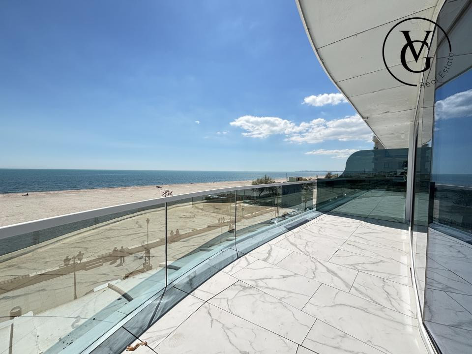 Apartament 3 camere - vedere frontala la mare | White Titanic | Mamaia Nord