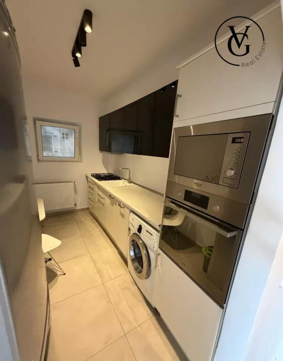Apartament 3 camere - Piata Romana -ASE