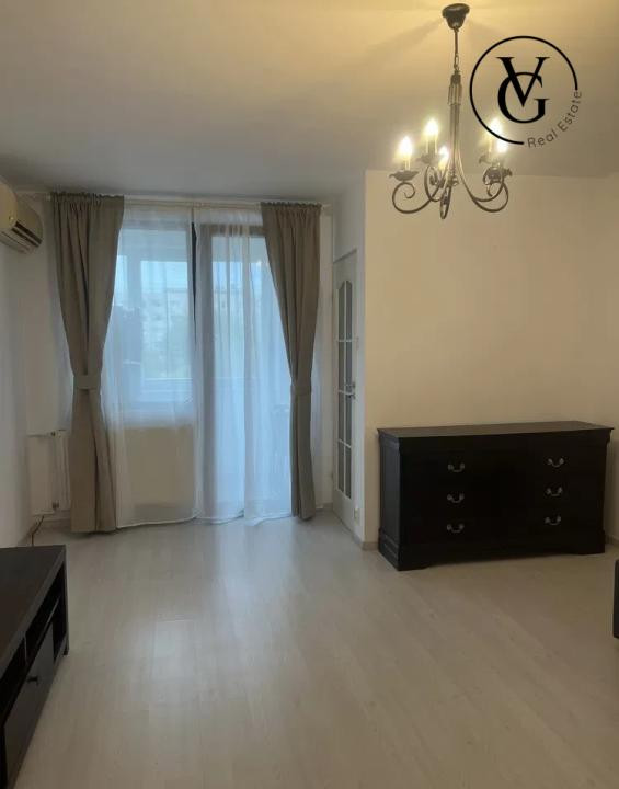 Garsoniera cu balcon - Metrou Costin Georgian 