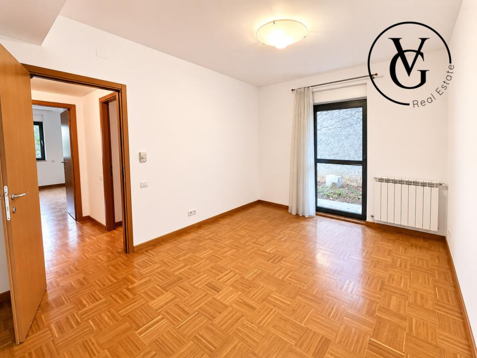 Apartament 4 camere cu gradina proprie - Loc de parcare inclus 