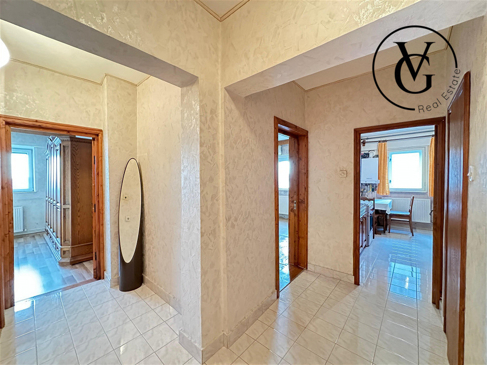 Apartament decomandat cu 2 camere în zona Brătianu 