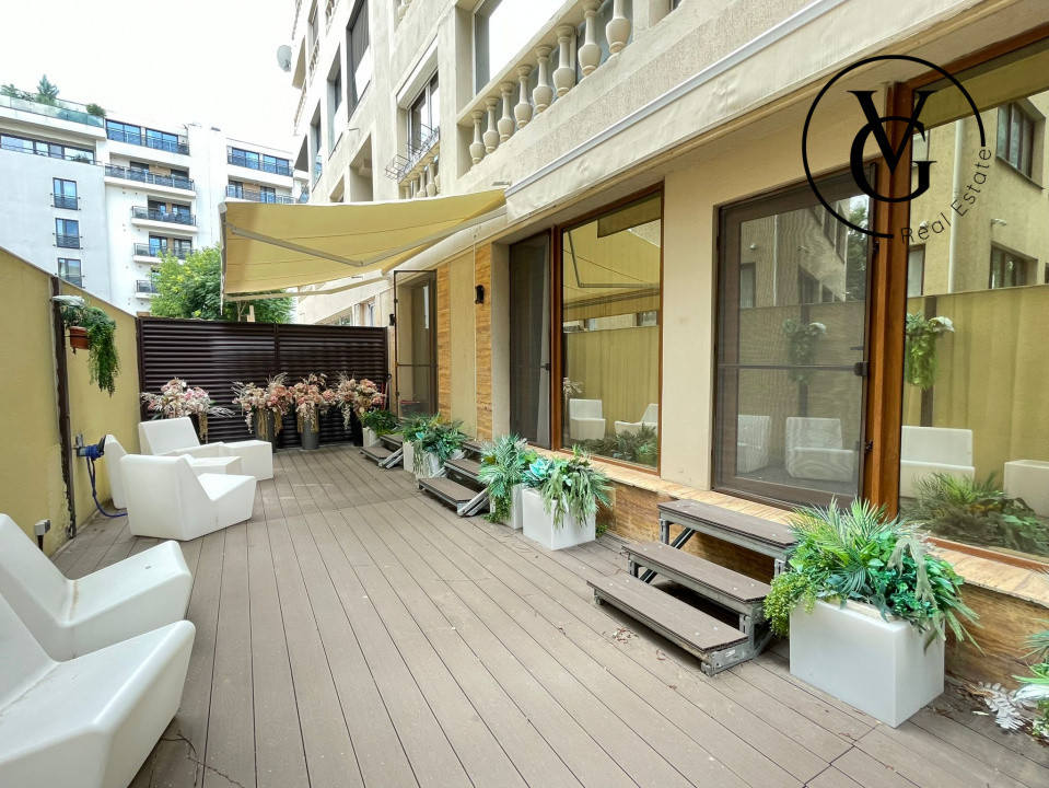 Apartament de 3 camere și curte privată - Parcare subterana
