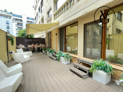 Apartament de 3 camere și curte privată - Parcare subterana