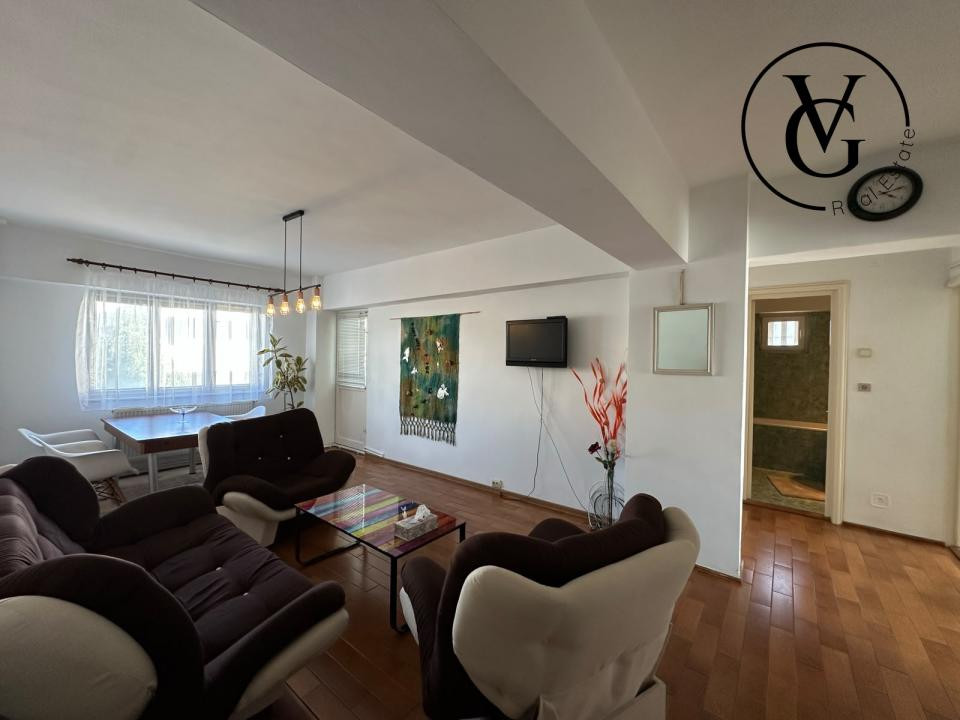 Apartament decomandat 4 camere - Casa de Cultura - termen lung