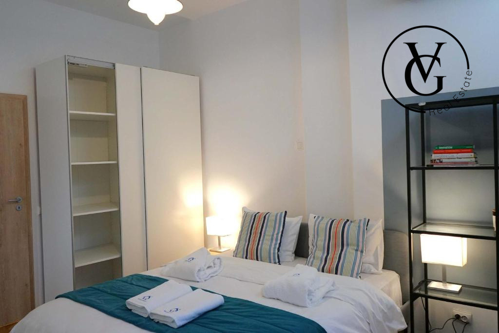 Apartament 4 camere - 2 bai - 2 balcoane - Ideal Investitie 