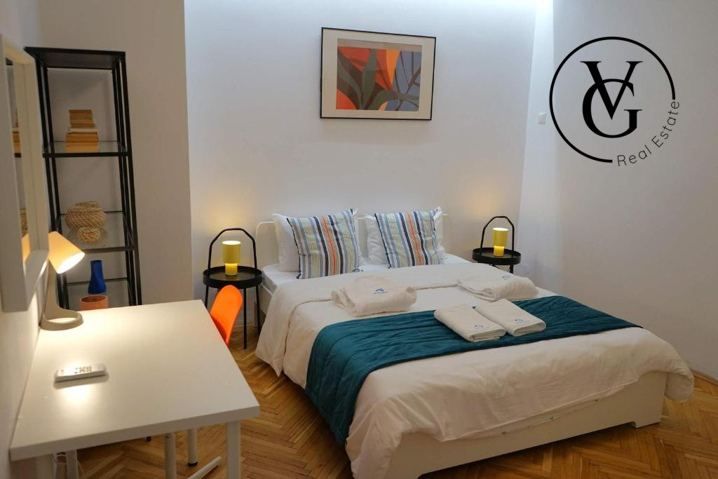 Apartament 4 camere - 2 bai - 2 balcoane - Ideal Investitie 