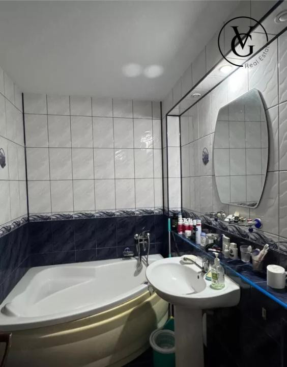 Apartament de vanzare 4 camere Inel 2 Constanta