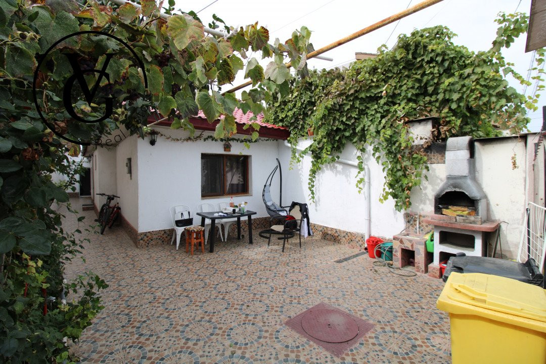 Casa 4 camere  -Palazu Mare 